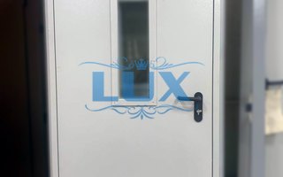 одностворчатая дверь в котельную со стеклопакетом
